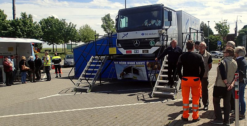 Eine „Leiche“ und viele Autoreifen - Donnersbergkreis - DIE RHEINPFALZ