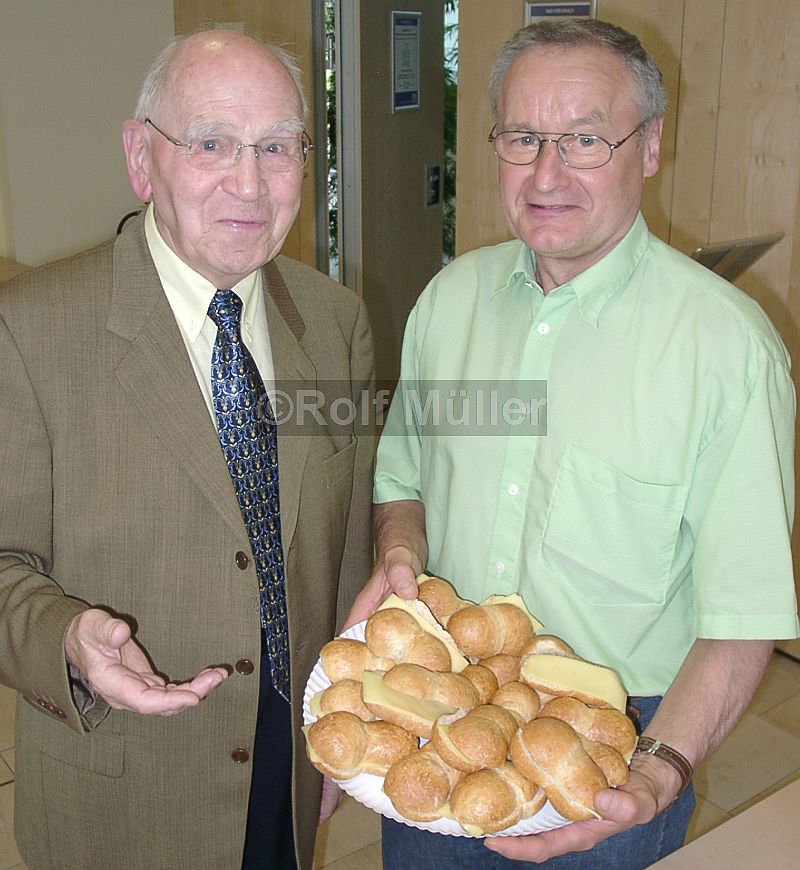 Richard Walter und Bäckermeister Heiko Heintz (r.)