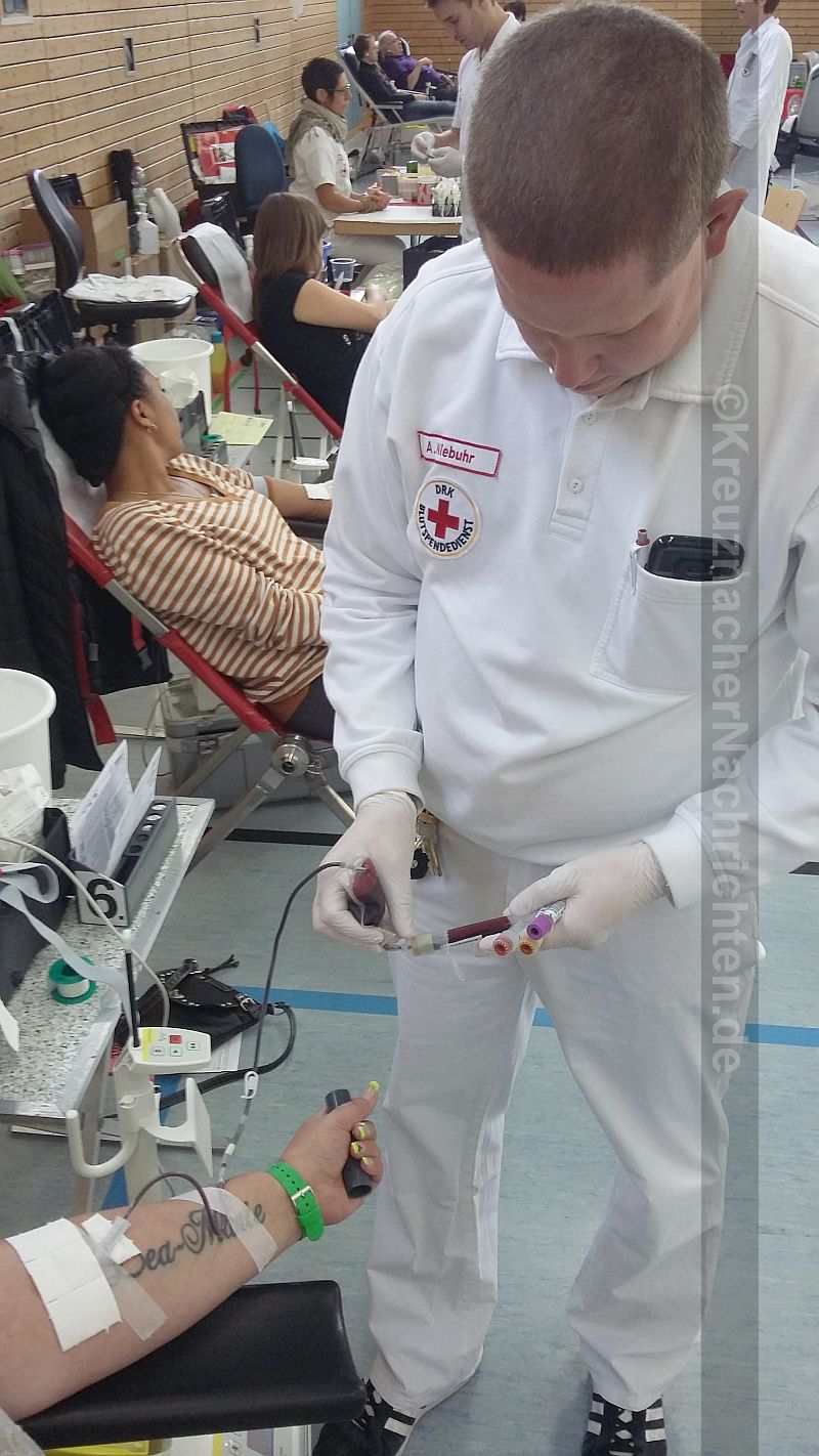 101016-blutspendemarathon-stechen